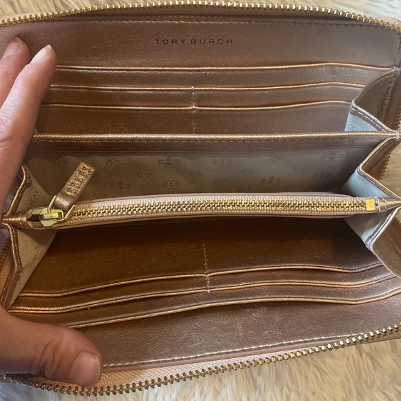 NWOT Tory Burch wallet - Picture 11 of 17